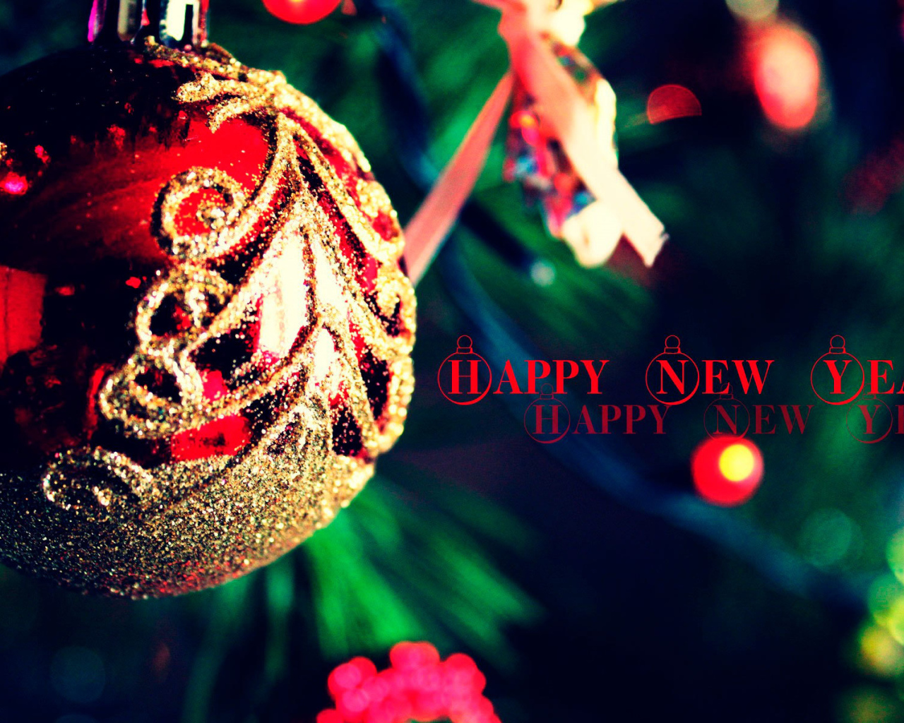 Елочные игрушки шары