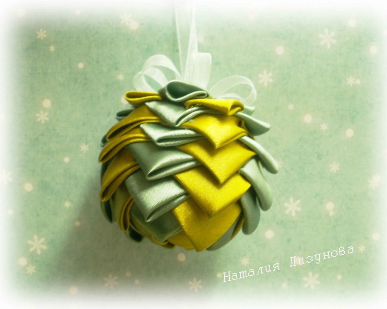 Елочная игрушка оригами
