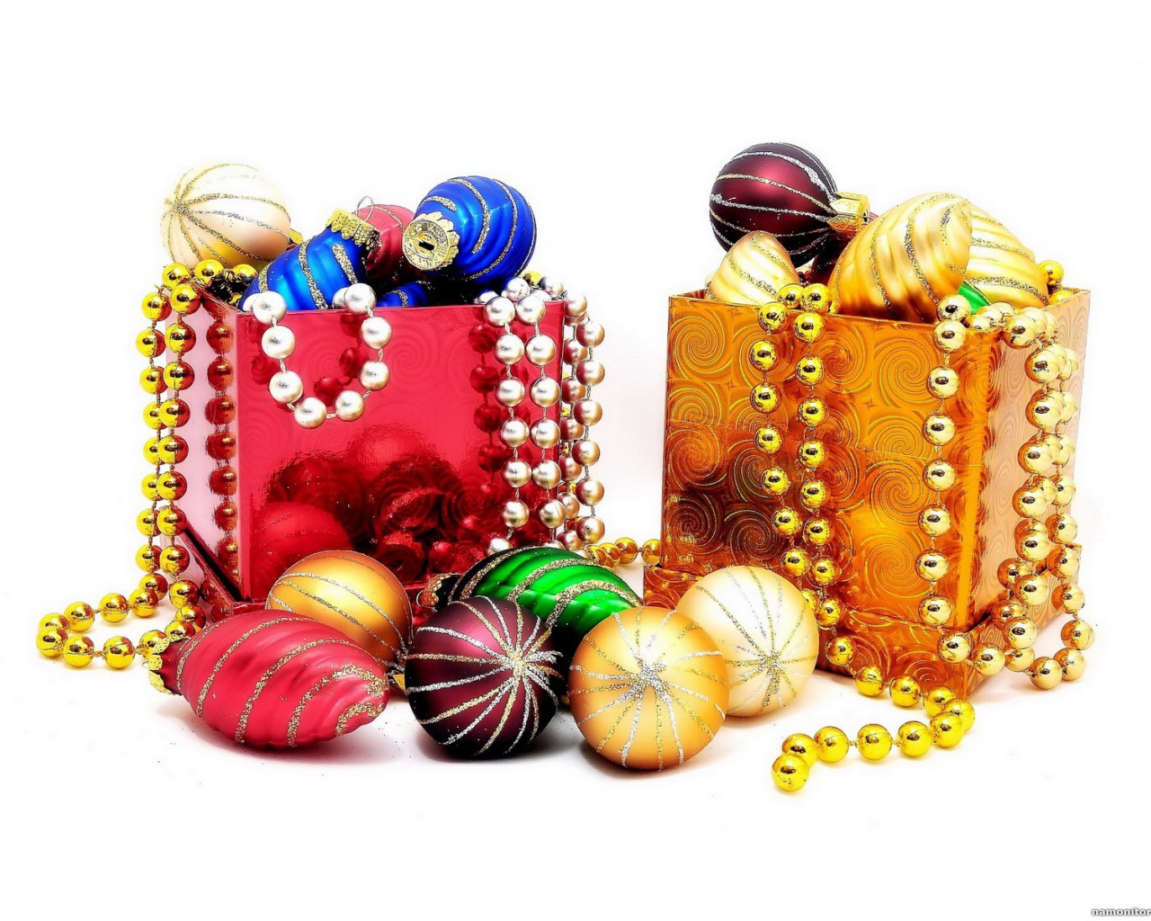 Подарочные елочные игрушки