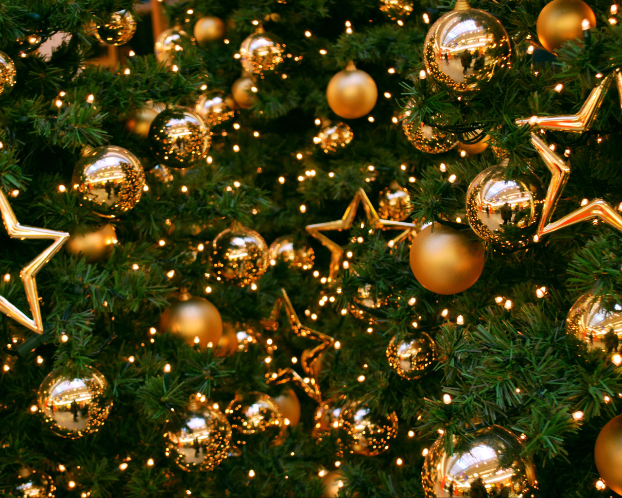 Новогодняя елка в крокус сити