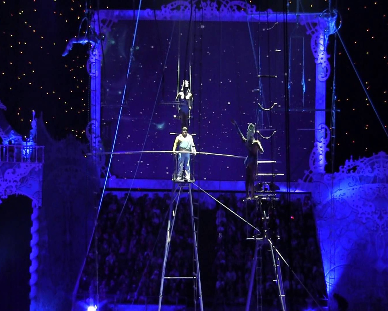 Цирк деда мороза в олимпийском