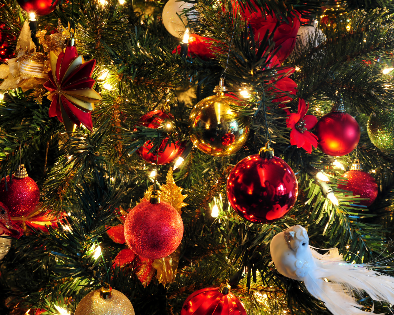 Украшение новогодней елки в год Лошади