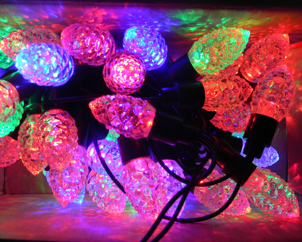 Гирлянда шишки