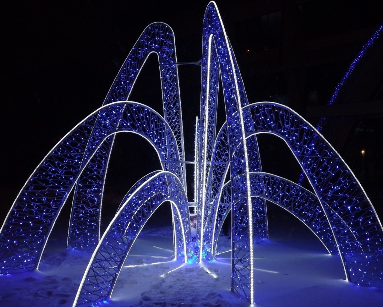 Светящиеся гирлянды