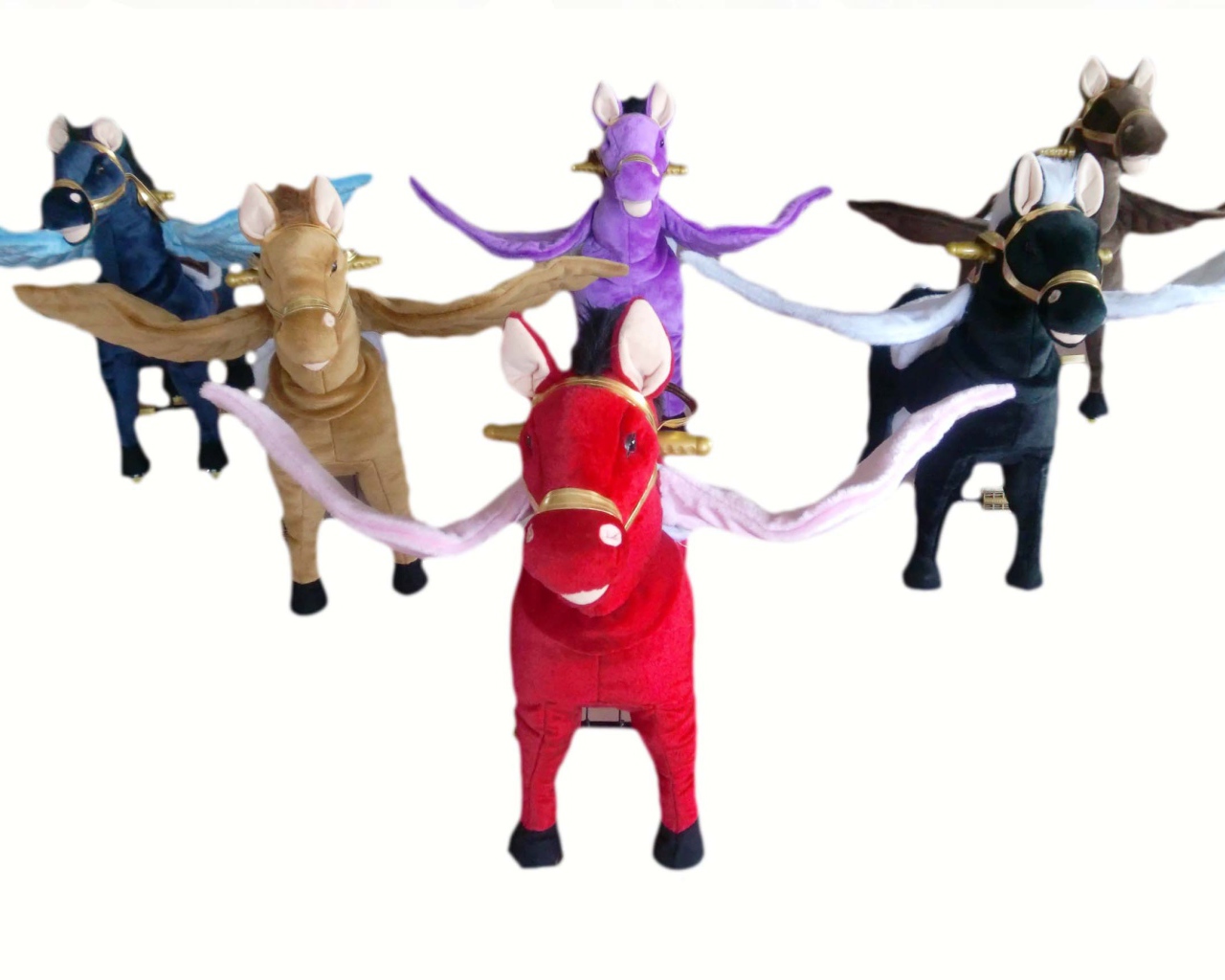 Лошади игрушечные