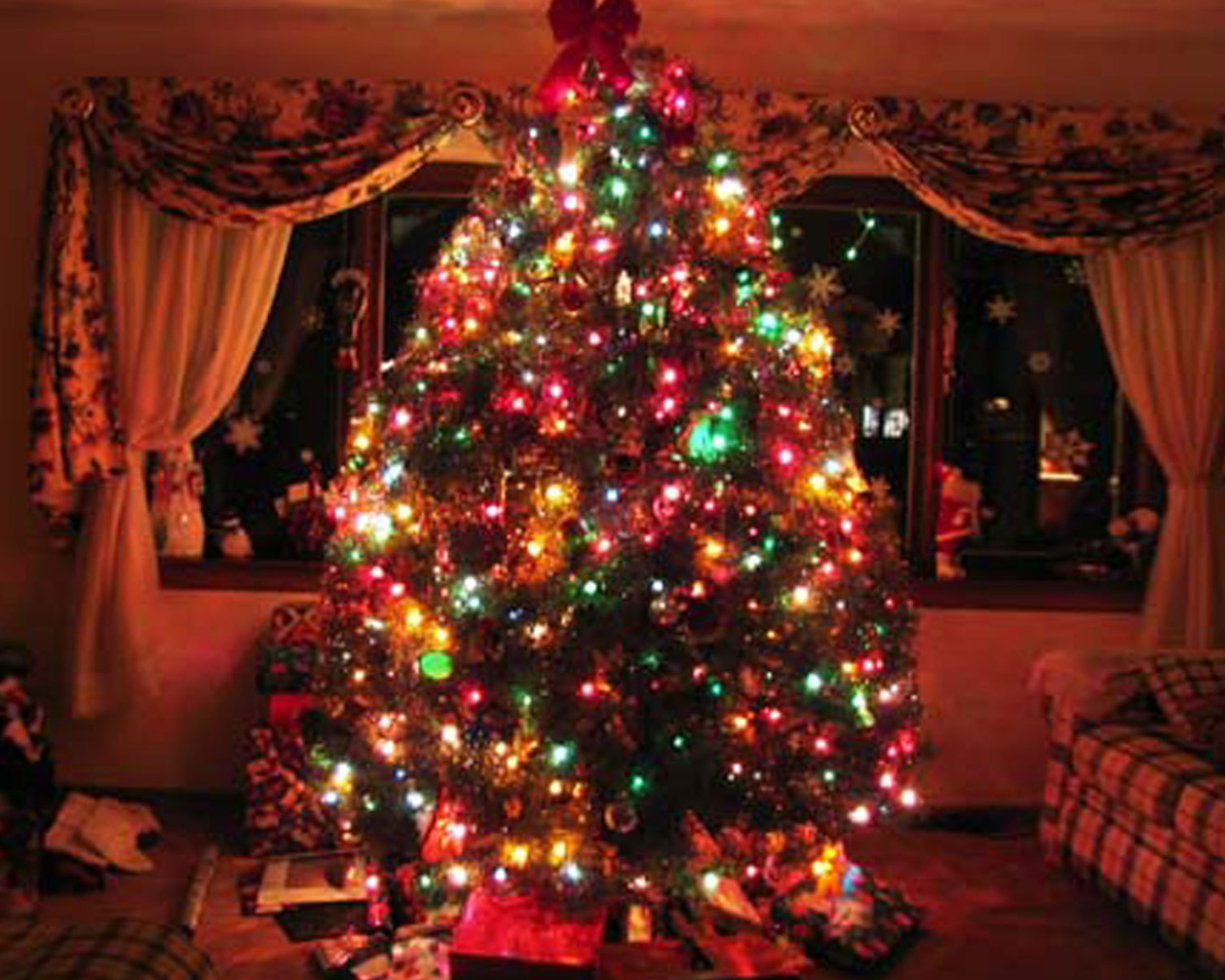 Огромная Новогодняя елка