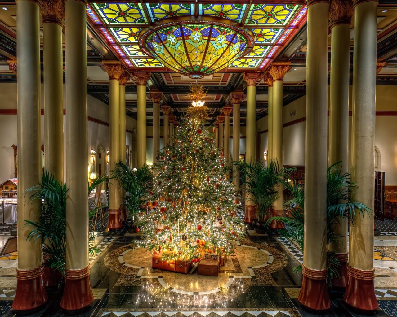 Новогодняя елка в отеле