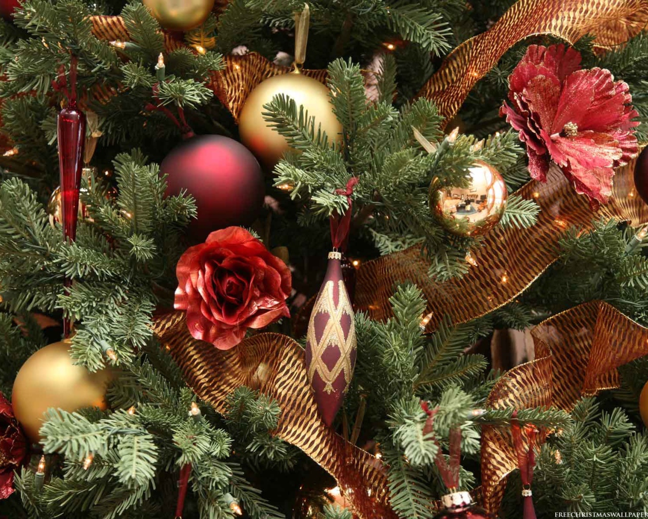 Новогодняя елка крупным планом