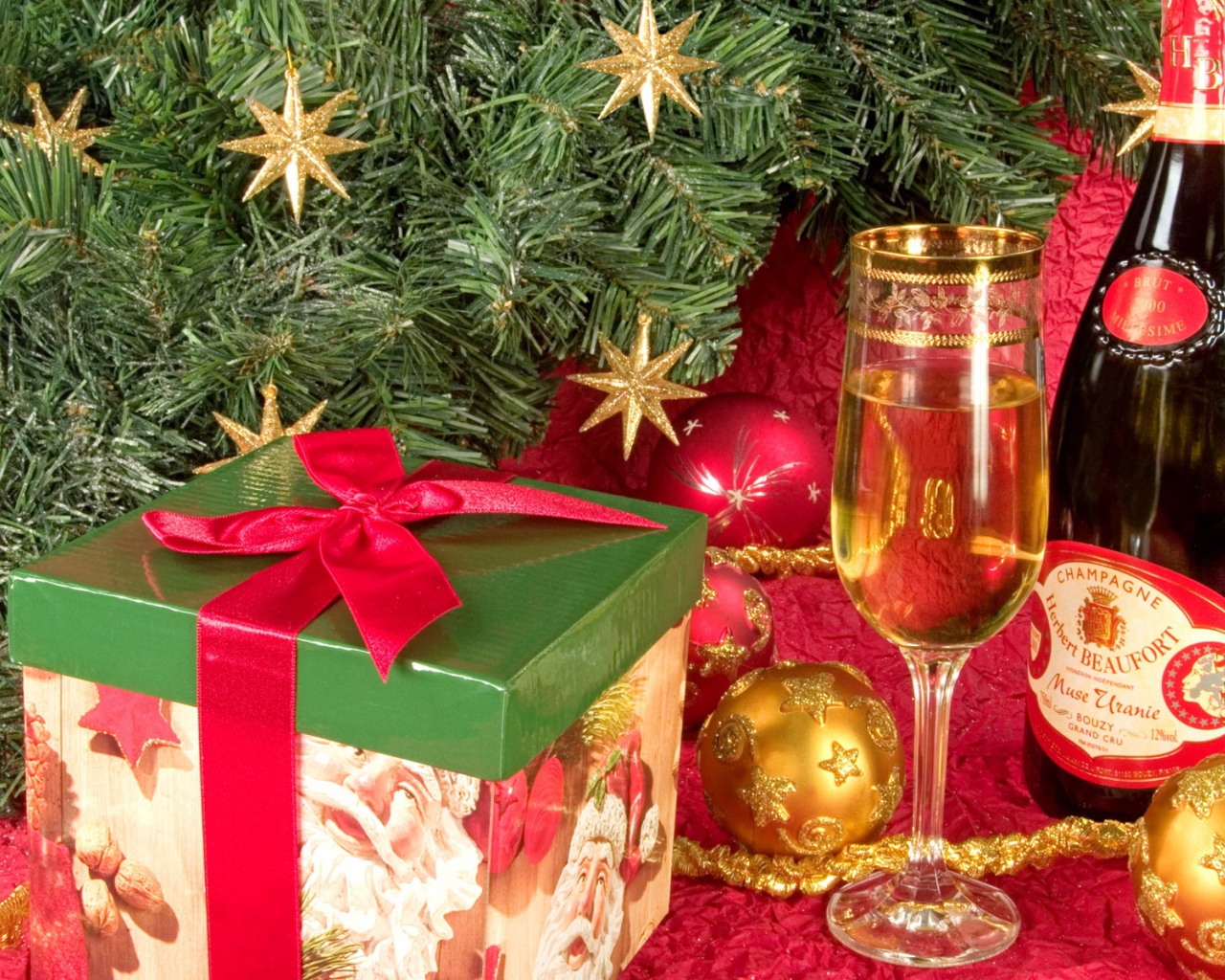 Подарки Новогодняя елка шампанское
