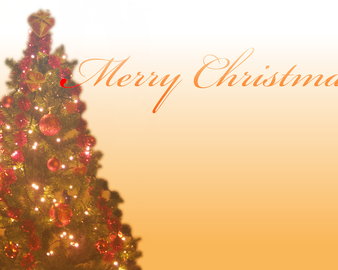 Новогодняя елка в оранжевом фоне