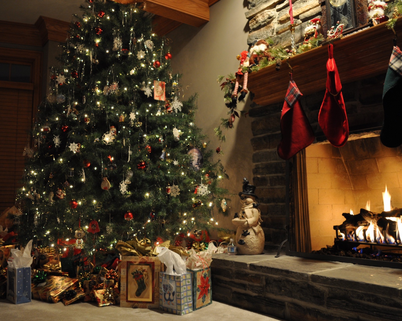 Новогодняя елка готова к 2014 году