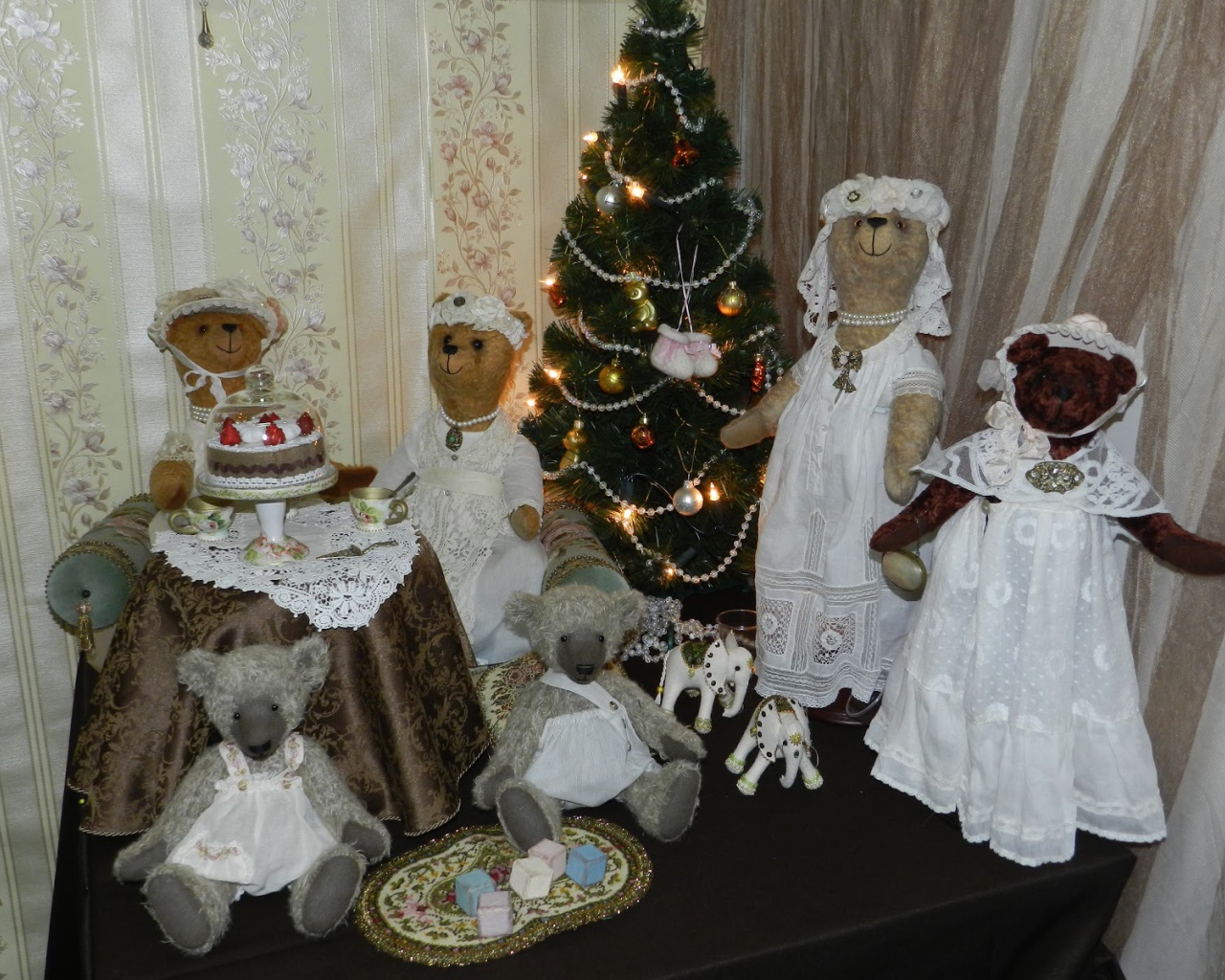 Bатные елочные игрушки