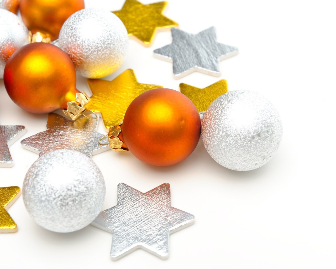 Желтые и белые шары и звездочки