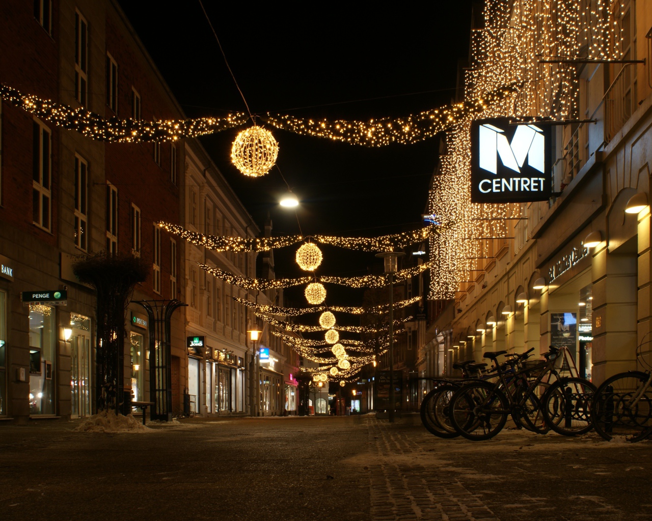 Желтая гирлянда