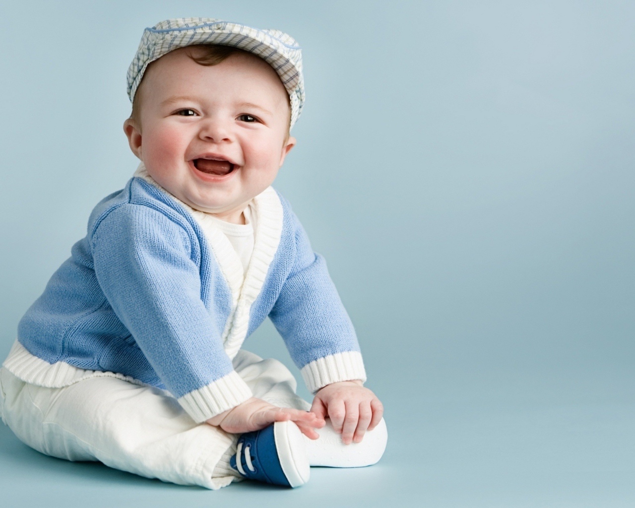 Ребенок в кепке