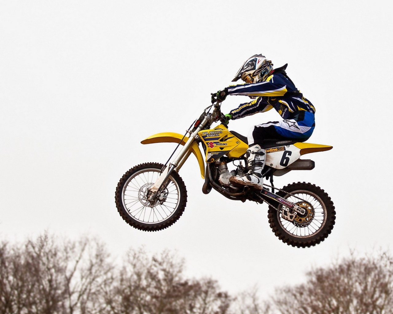 Мотоцикл в полете