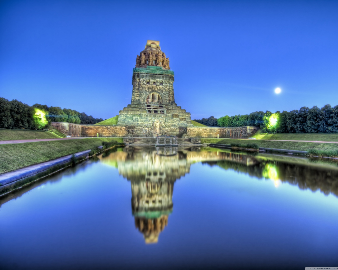 Мавзолей в Лейпциге