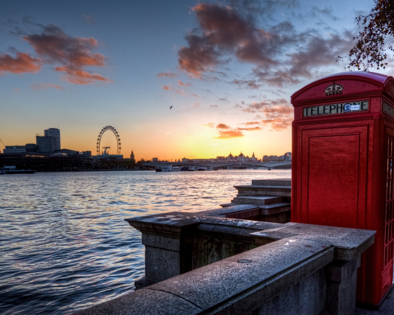 Телефонная будка в Лондоне