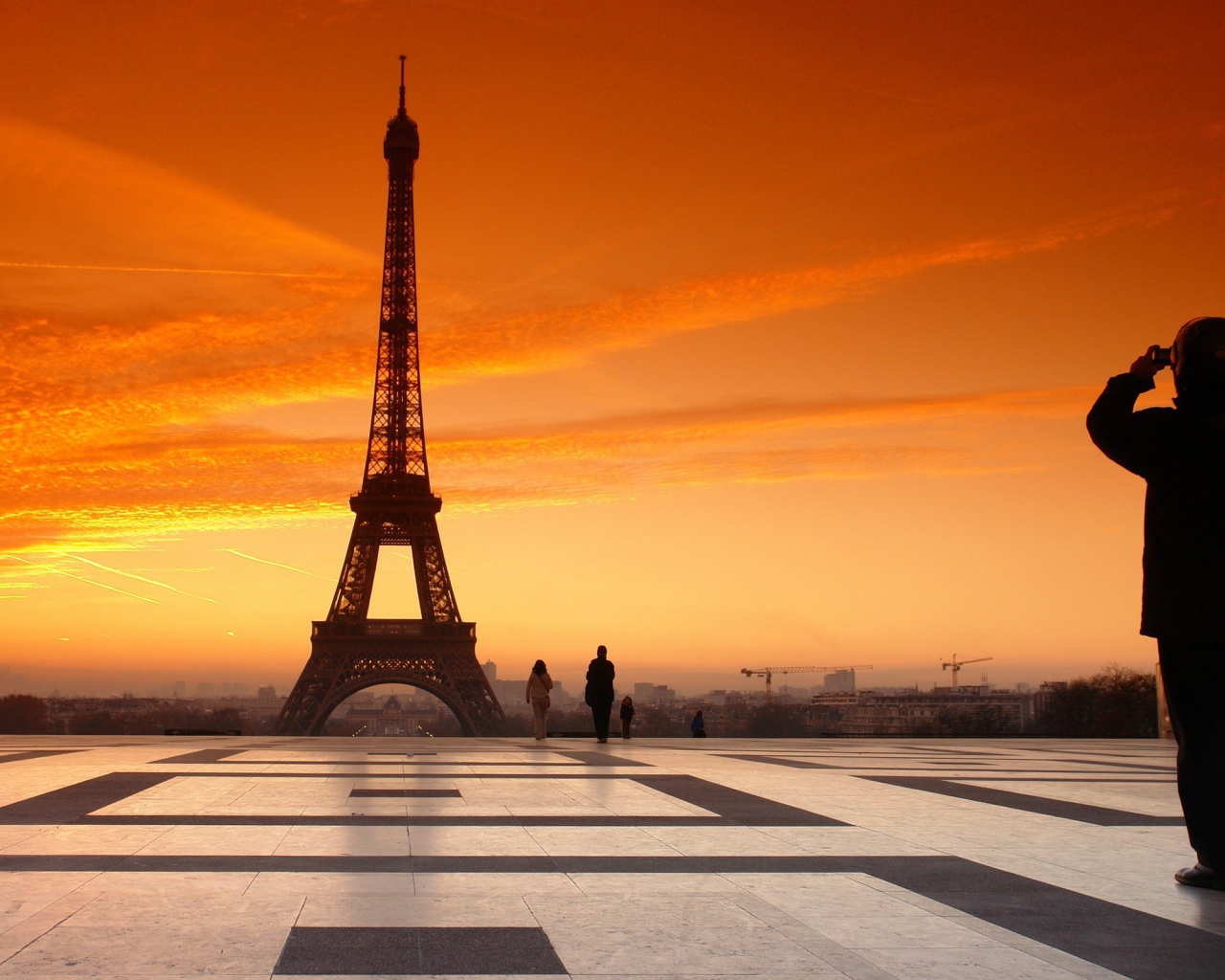 Площадь у башни