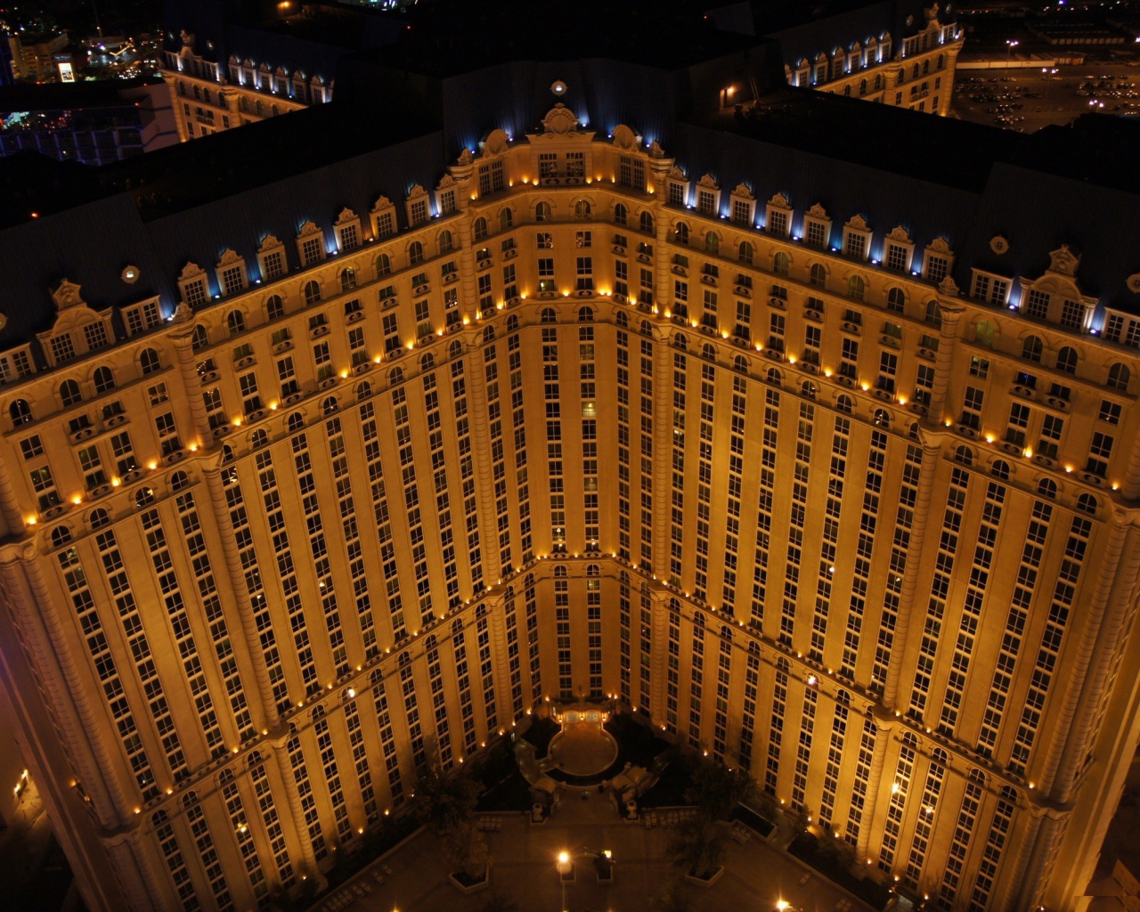 Здание в Париже