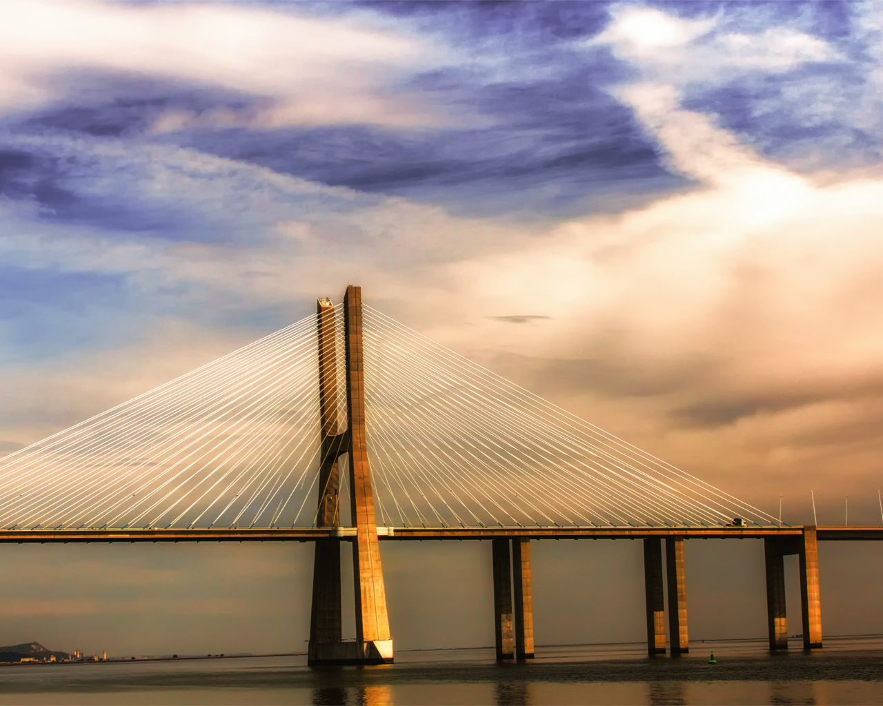 Мост в Лиссабоне