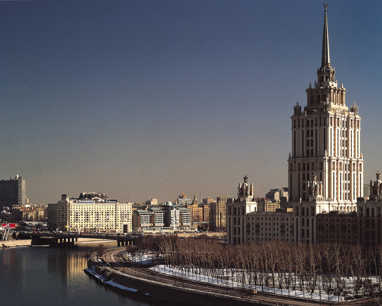 Посольство Великобритании в Москве зимой