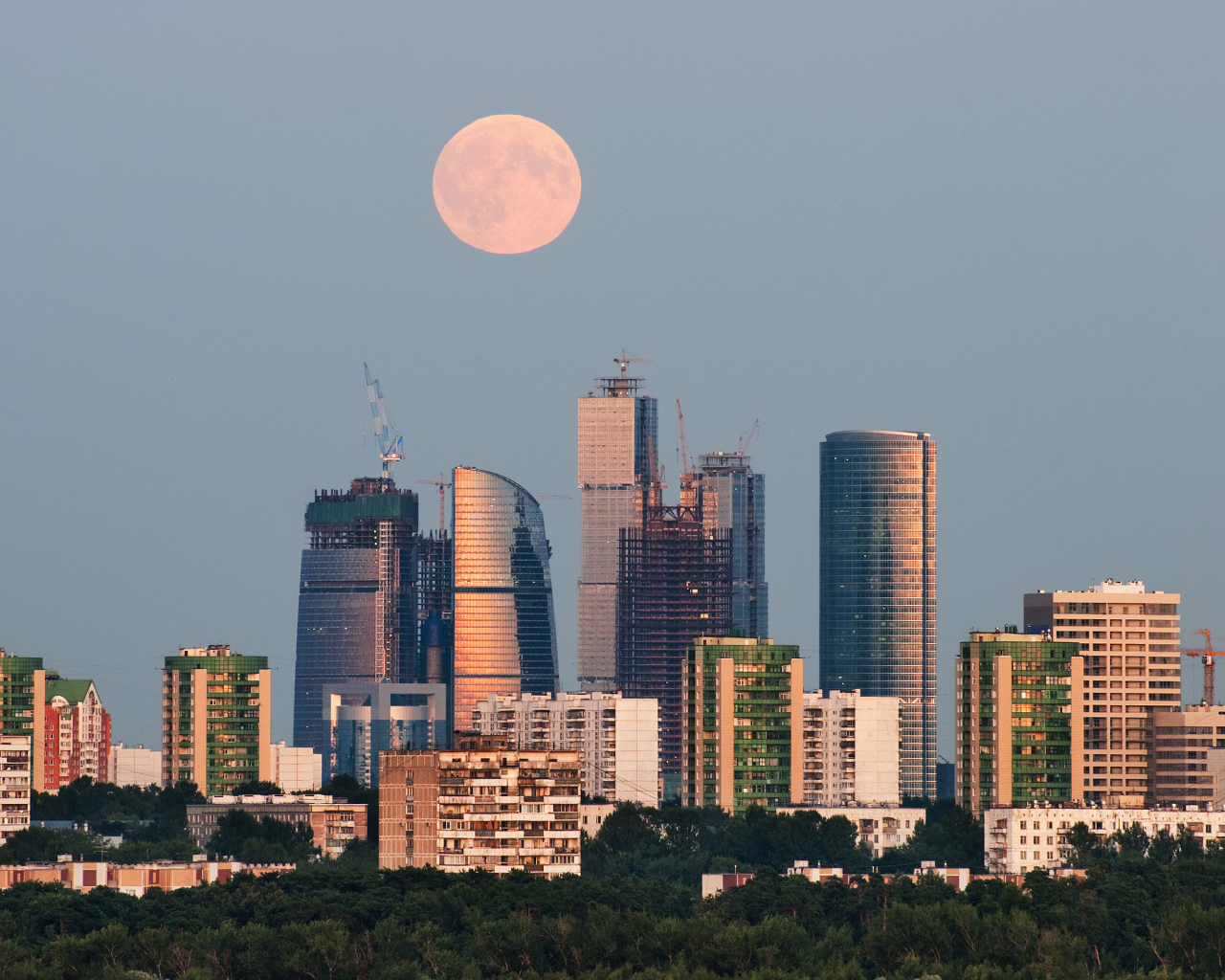 Лунный день в Москве