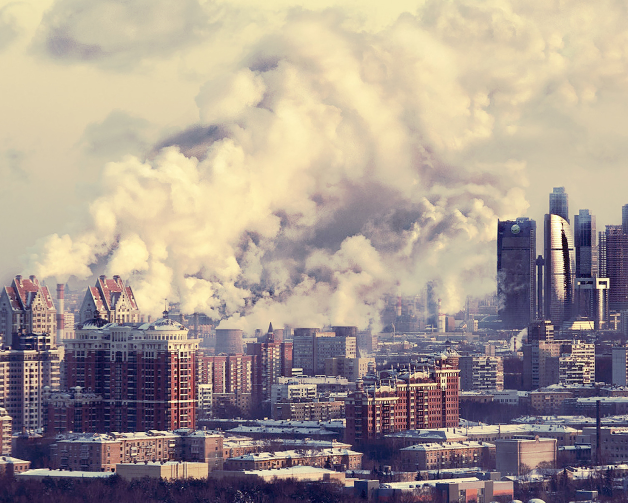 Москве под белым дымом
