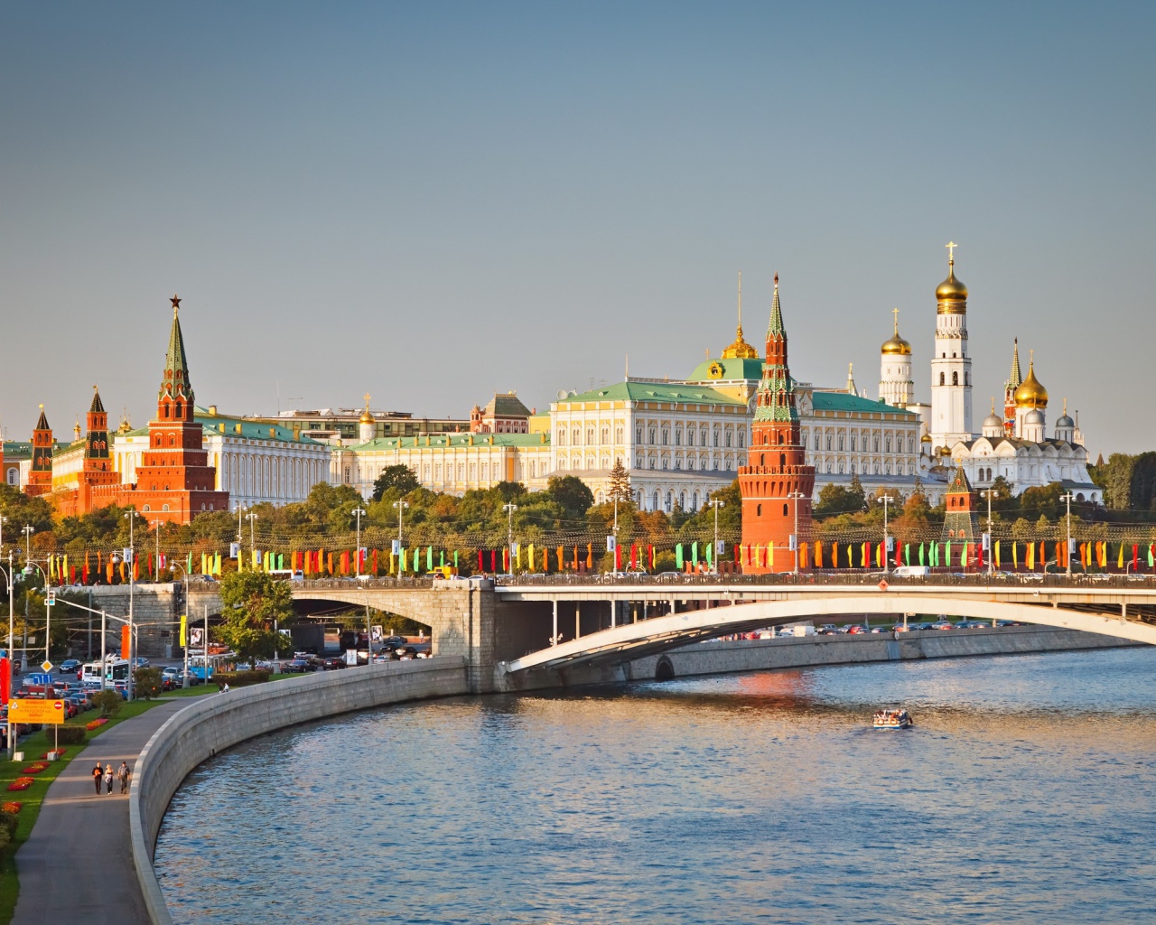 Мост в Москве