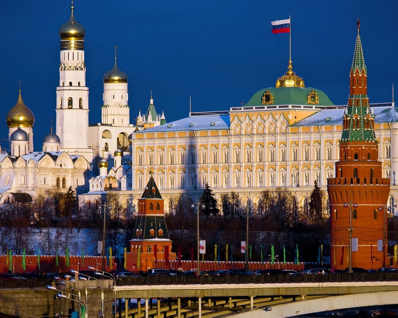 Главные здания в Москве