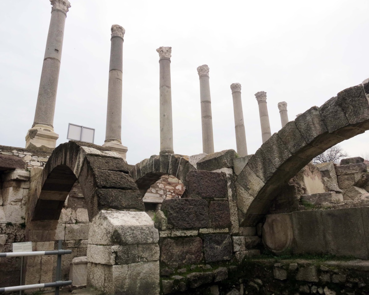 Древняя сеть туннелей Агора Турция