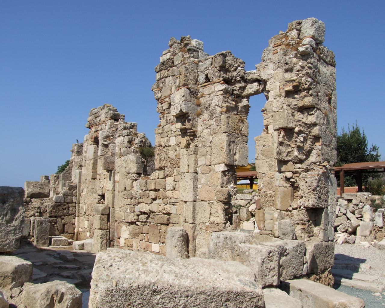 Древние стены Агора Турция