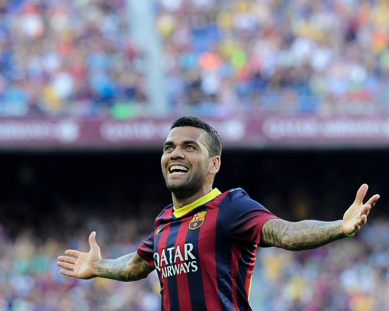 Барселона Даниэл Алвес благодарит болельщиков