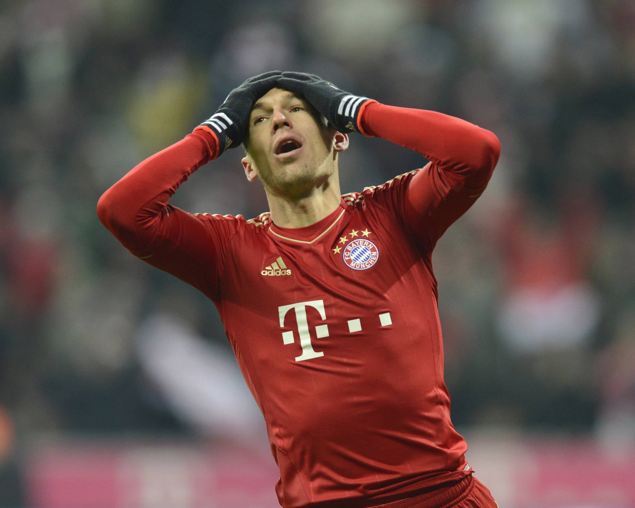 Бавария Арьен Роббен пропустил удар