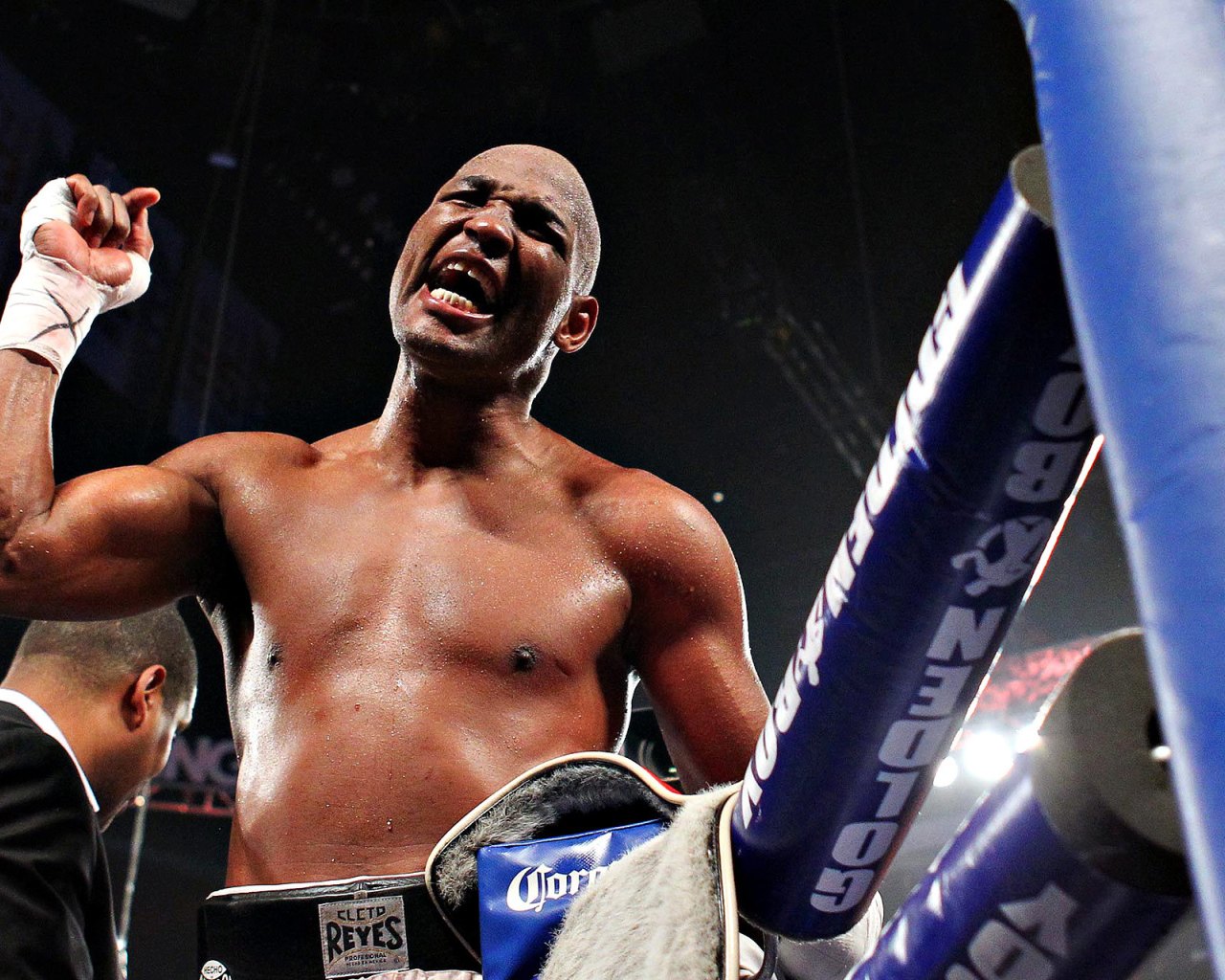 Боксер Бернард Хопкинс выиграл сражение