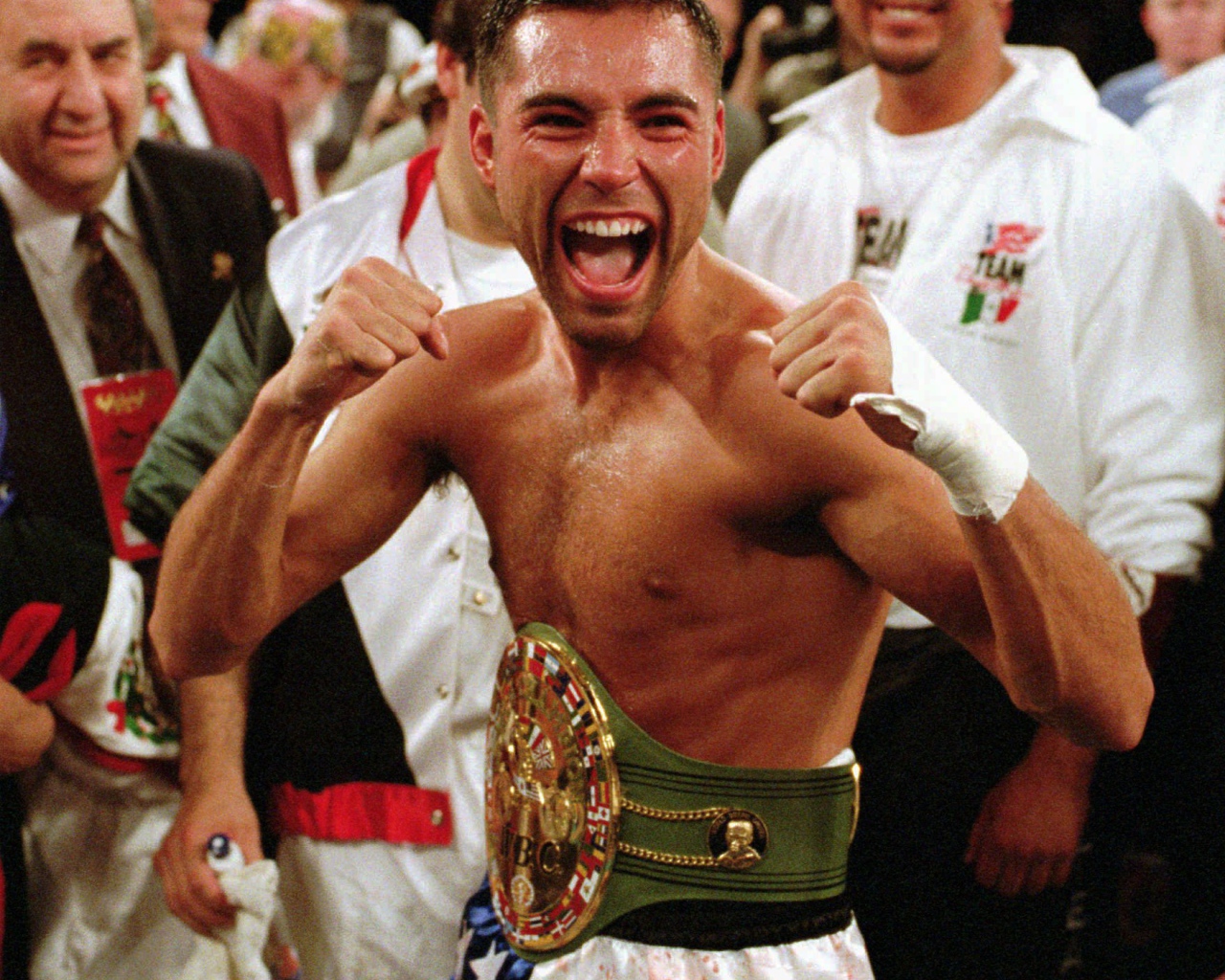 Boxer Oscar Dela Hoya and his belt