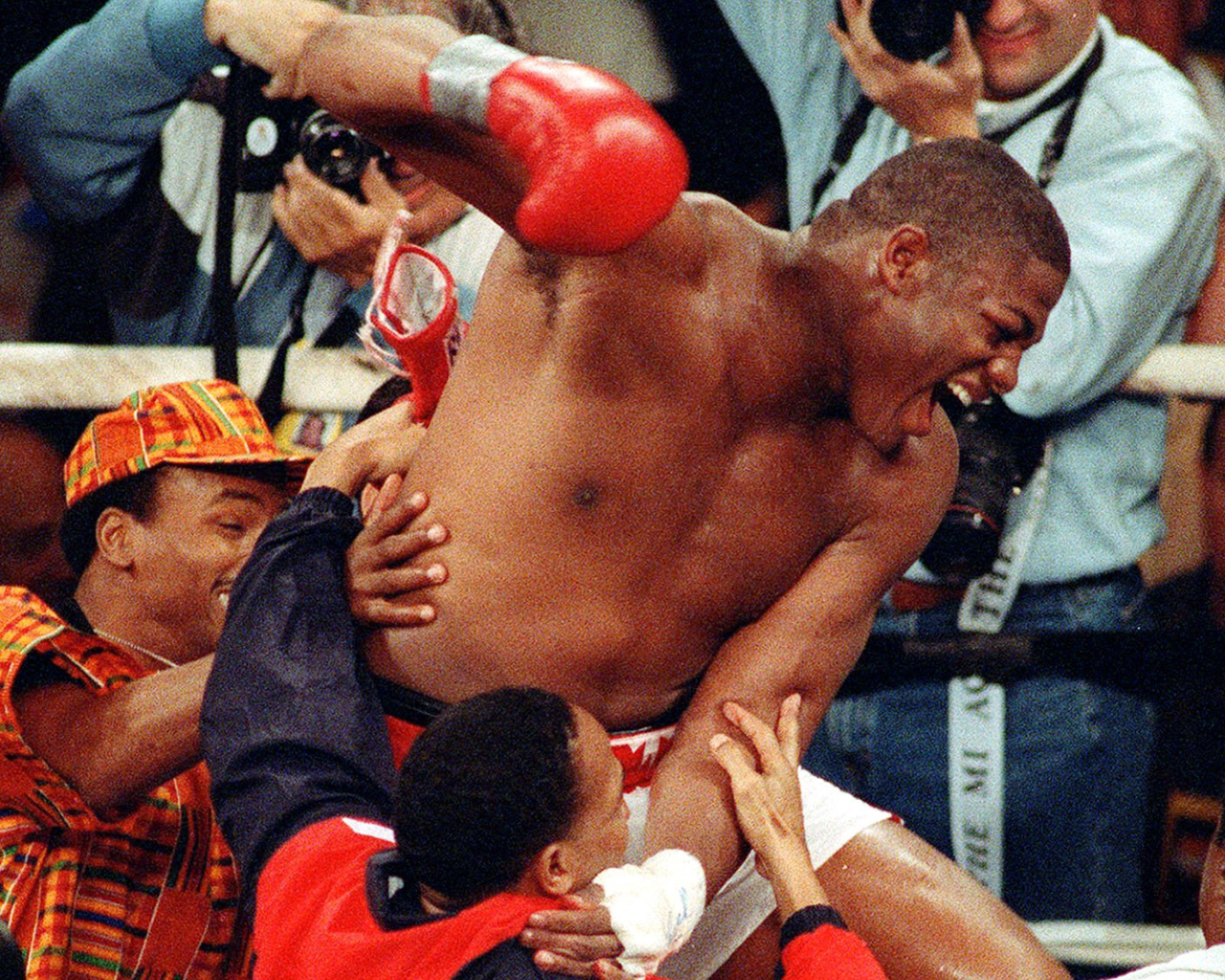 Boxing legend Riddick Bowe rampage