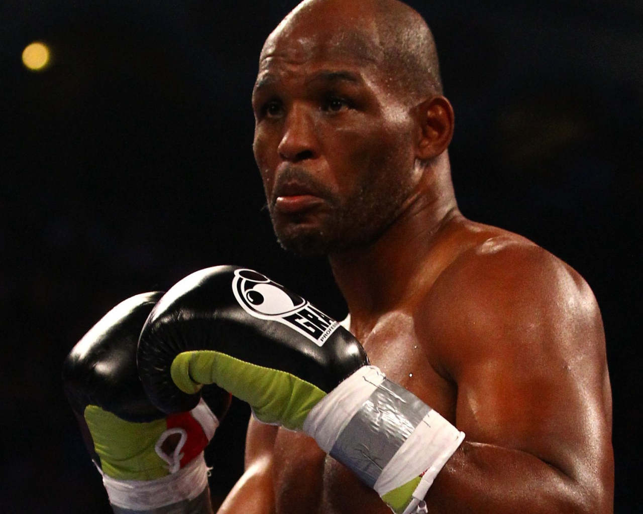 Знаменитый боксер Бернард Хопкинс в середине боя