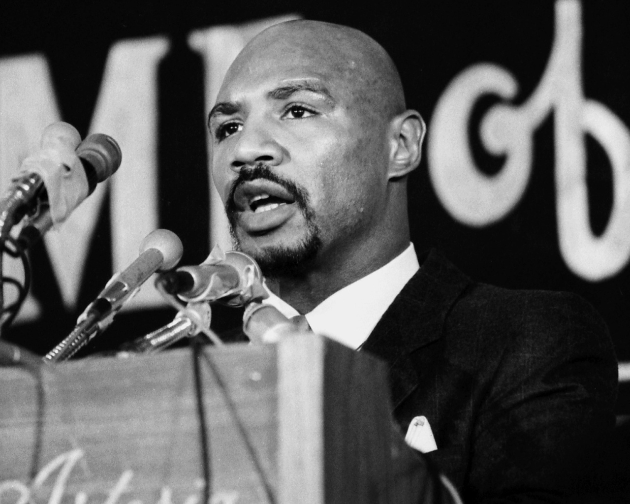 Знаменитый боксер Томас Хернс