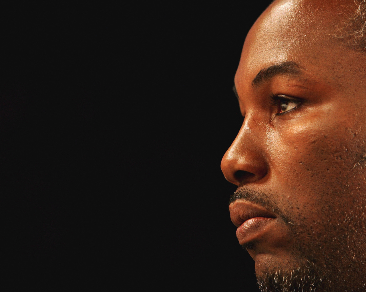 Знаменитый боксер Леннокс Льюис крупным планом