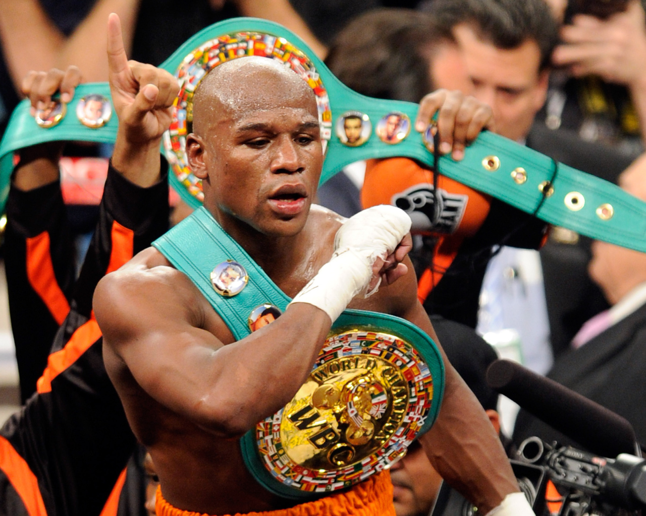 Флойд Мэйуэзер-младший выиграл пояс