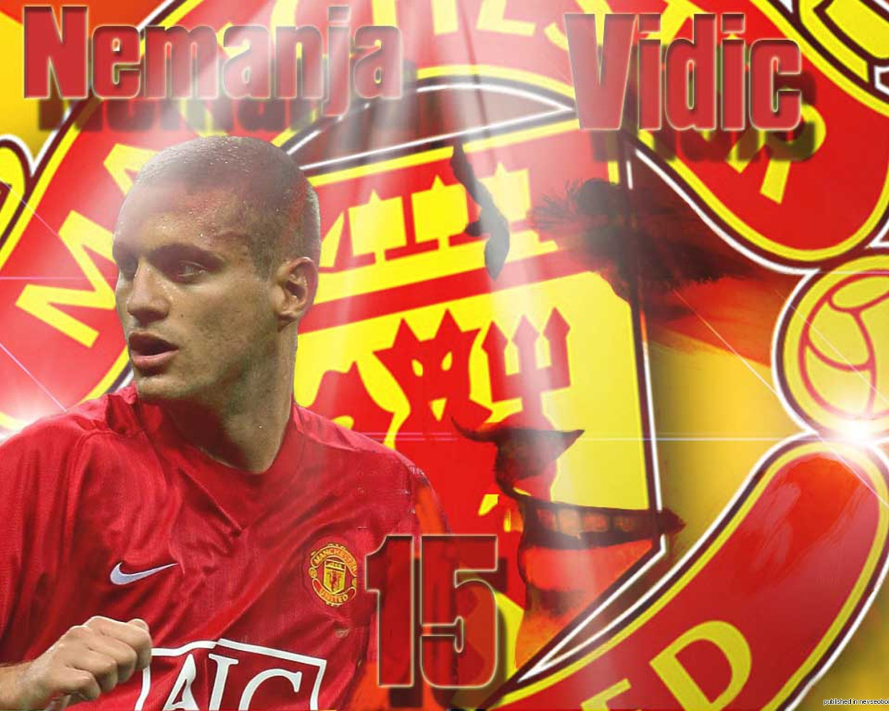 Манчестер Юнайтед Неманья Видич в цветах своей команды