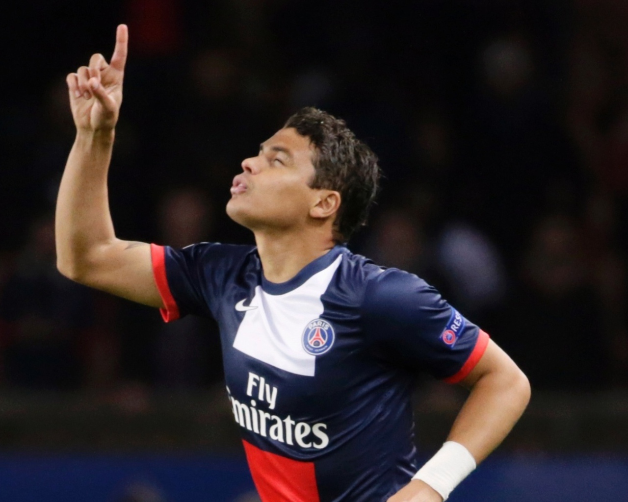  ПСЖ Тиаго Силва танцует танец победы