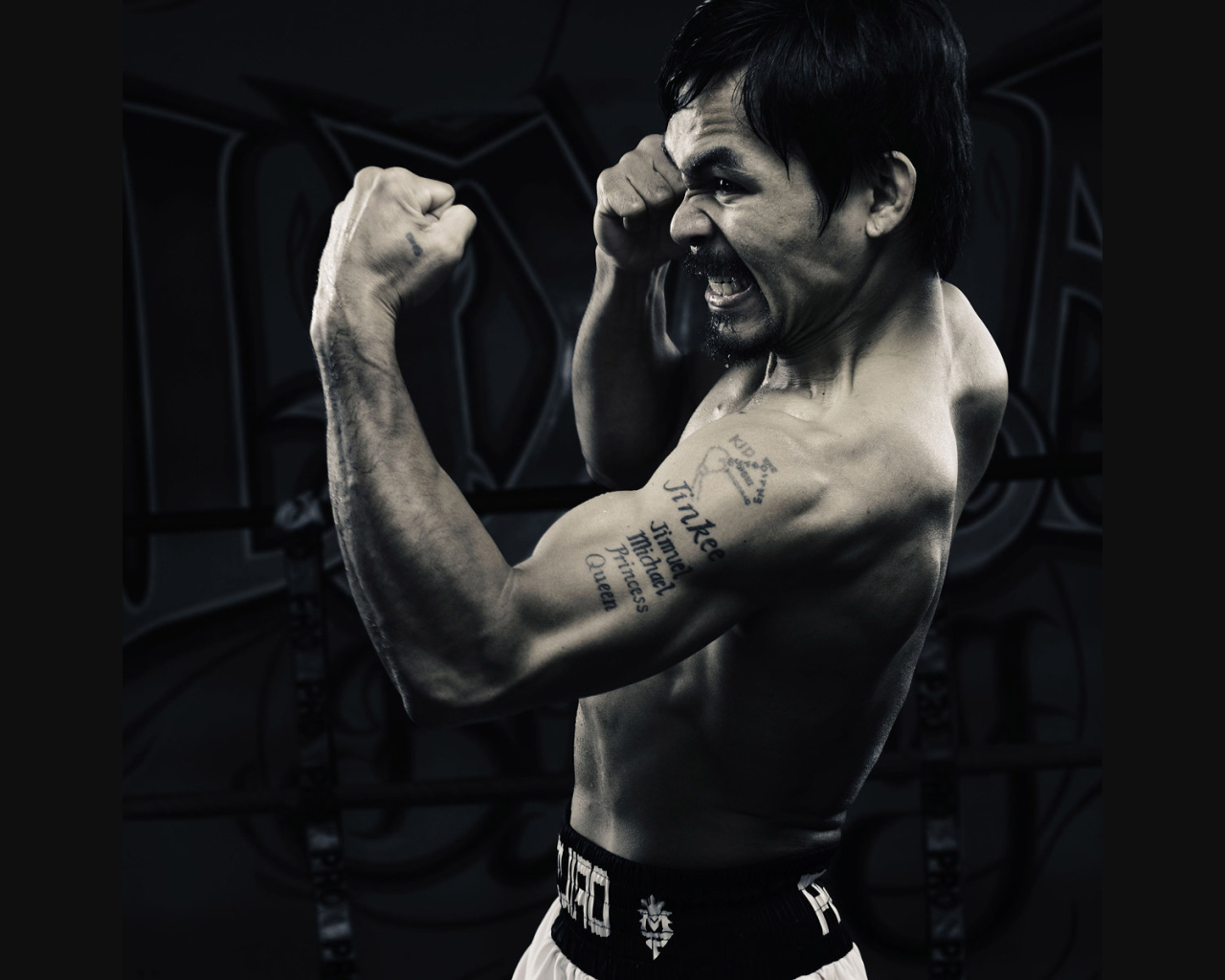 Фотография боксера во время апперкота