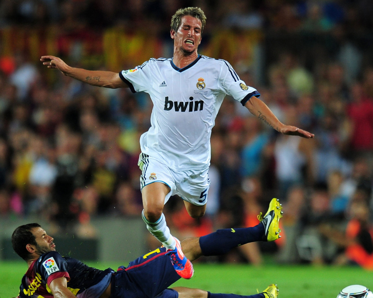 Реал Мадрид Фабиу Коэнтрау на футбольном поле