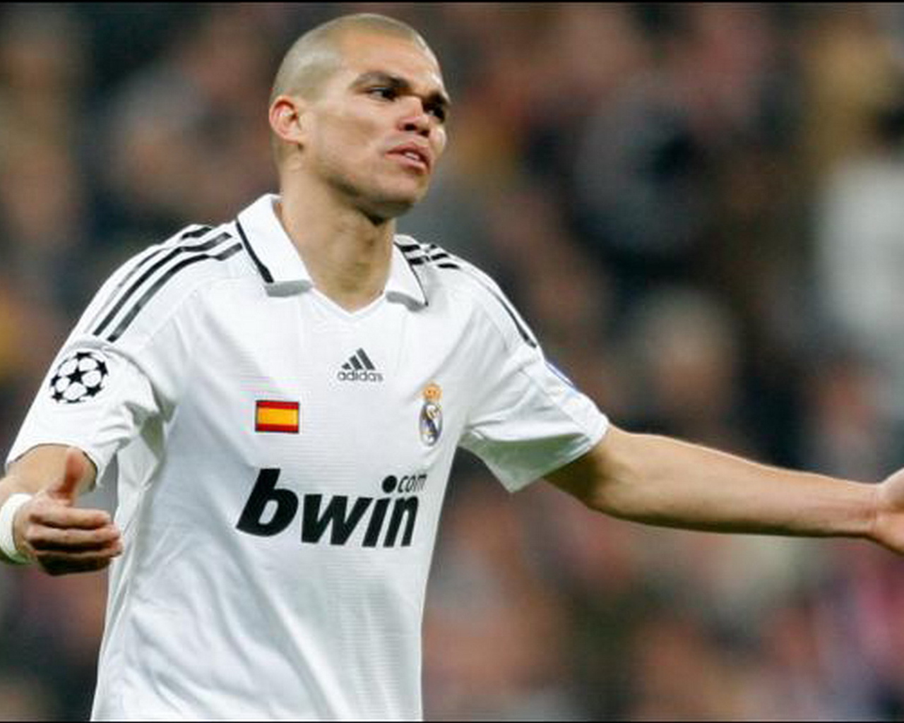 Реал Мадрид Пепе пропустил удар