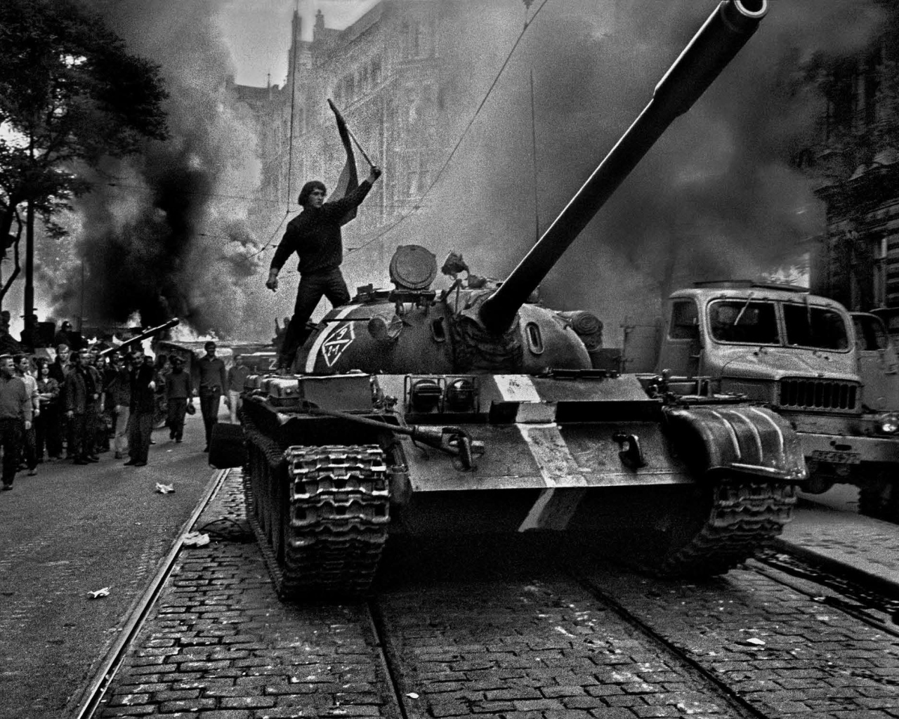 Революционер на танке