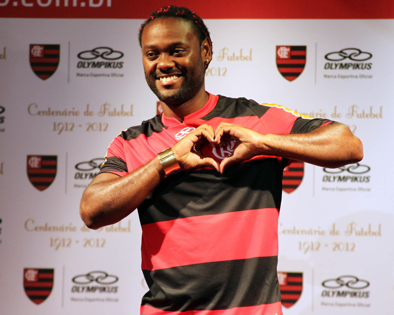 Шаньдун Лунэн Вагнер показывает любовь