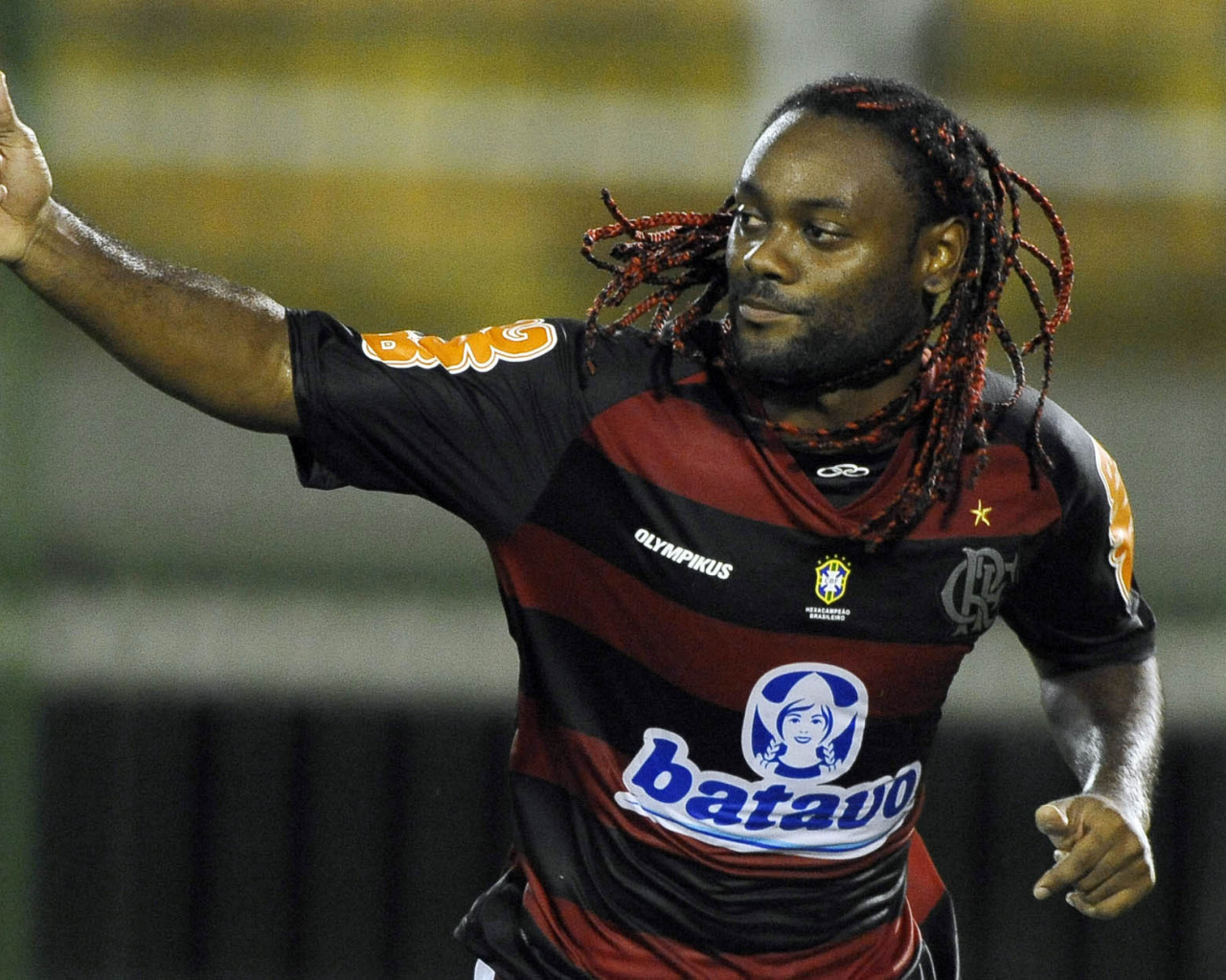  Шаньдун Лунэн Вагнер благодарит болельщиков