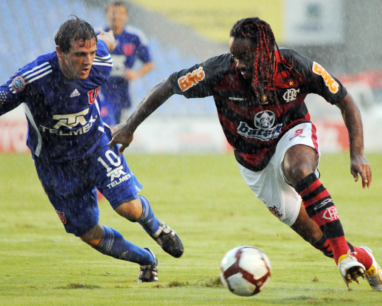 Шаньдун Лунэн Вагнер под дождем